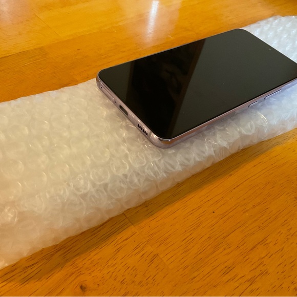 Samsung unlocked phone - Picture 2 of 3